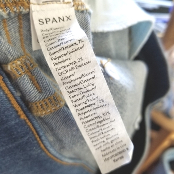 Spanx Womens Straight Leg Jeans Pull On Size Medium Blue Style 20356R Distressed - Picture 10 of 11